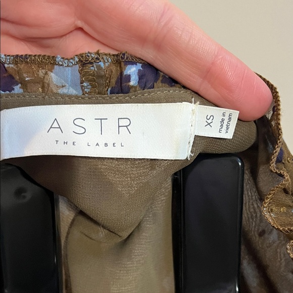 ASTR Brown/Olive and Blue Floral Blouse - Picture 4 of 11